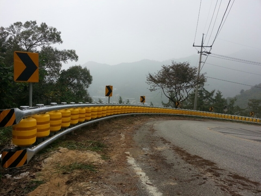 kupować High Corrosion Resistance Highway Guardrail Roll Forming Machine for Highways Construction Sites online manufacture