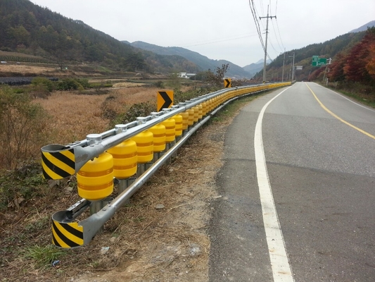 kupować Corrosion Resistance High Highway Roller Barrier for Mountain Roads Roller Size Diameter 245/350 Mm online manufacture