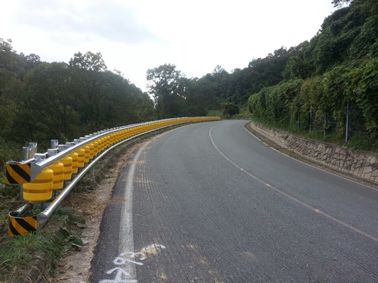 kupować High Corrosion Resistance PU Crash barrier machine for Traffic Protection System online manufacture