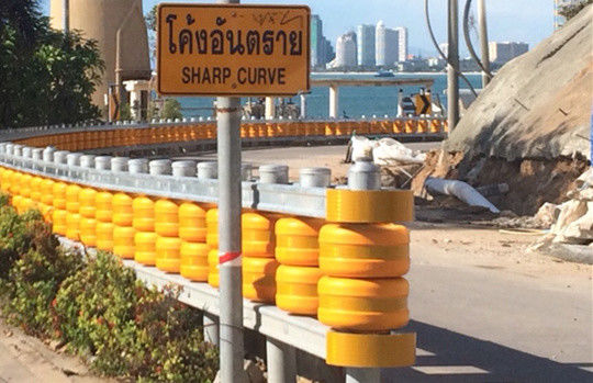 Dobra cena Żółta z czarnymi pasami barierka rolkowa bezpieczeństwa z piankowym kołem i akcesoriami do rozwiązań barierowych bezpieczeństwa w Internecie