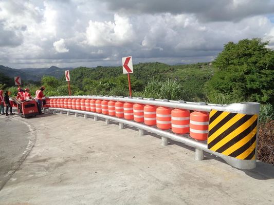 Dobra cena 1.2m Wysokość panelu Barry Rolling Guardrail Featuring EVA and Q235 Rollers Diameter 245 Millimeter Optymalizowany do kontroli tłumu w Internecie