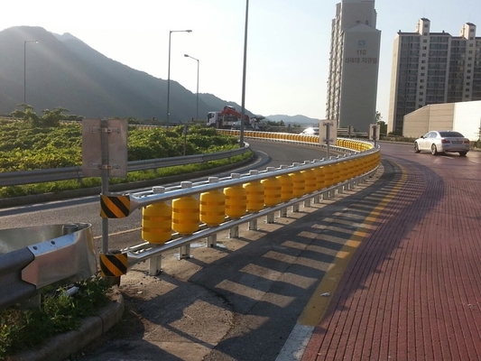 Good price Long-Lasting Road Protection Roller Crash Barrier with JT/T281-2007 Standard and 3.5 Mm Thickness w Internecie
