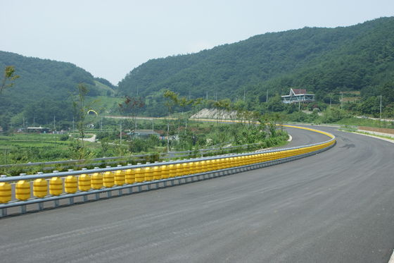 Dobra cena Dostosowana Bariera Przejezdna z Barierą Ochronną o Oczkach 50x200mm, Zaprojektowana w Celu Zapewnienia Solidnego Bezpieczeństwa i Kontroli Dostępu do Terenu w Internecie