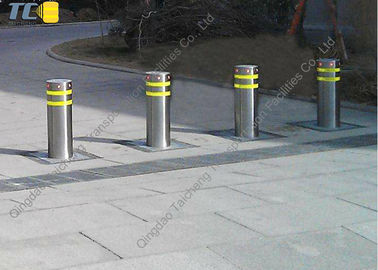 Automatyczny stalowy słup parkingowy / inteligentne bolary IP68 Nierdzewna wykończenie 130kg Waga 3,5s otwarcia prędkości