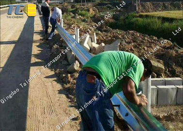 Good price Traffic Thrie Metal Beam Crash Barrier Odporność na warunki pogodowe ze stali nierdzewnej w Internecie